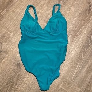 Old navy maternity swim suit